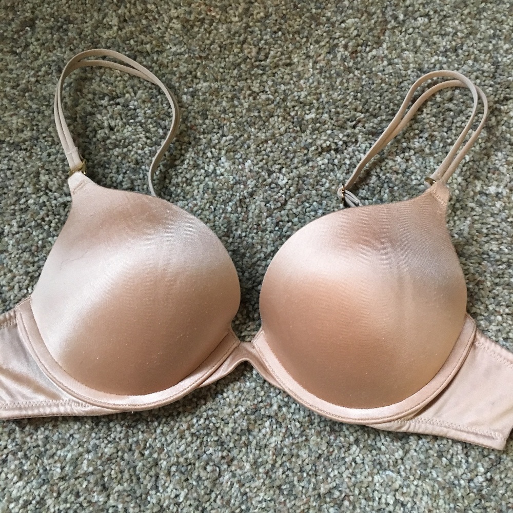 Victoria's Secret Very Sexy Pushup Bra 34A